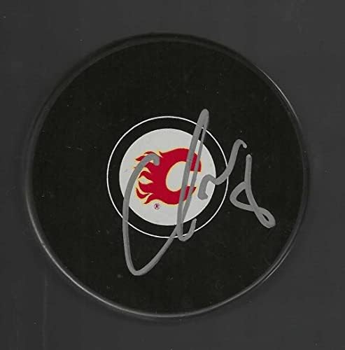 Chris Tanev a semnat cu Calgary Flames puck-autografe NHL pucks