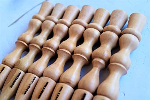 Cârligele de croșetat din lemn de arțar realizate manual de Anayra
