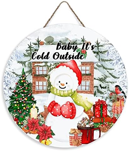 Bebeluș e rece în afara lemnului de bun venit semn de zăpadă rustic semn ușă din față coroane de lemn de sezon perete umeraș