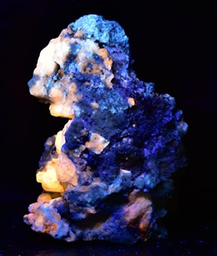 Cluster De Cristal De Scapolit Marialit Fluorescent De 1449 Grame Cu Sodalit Pe Matrice